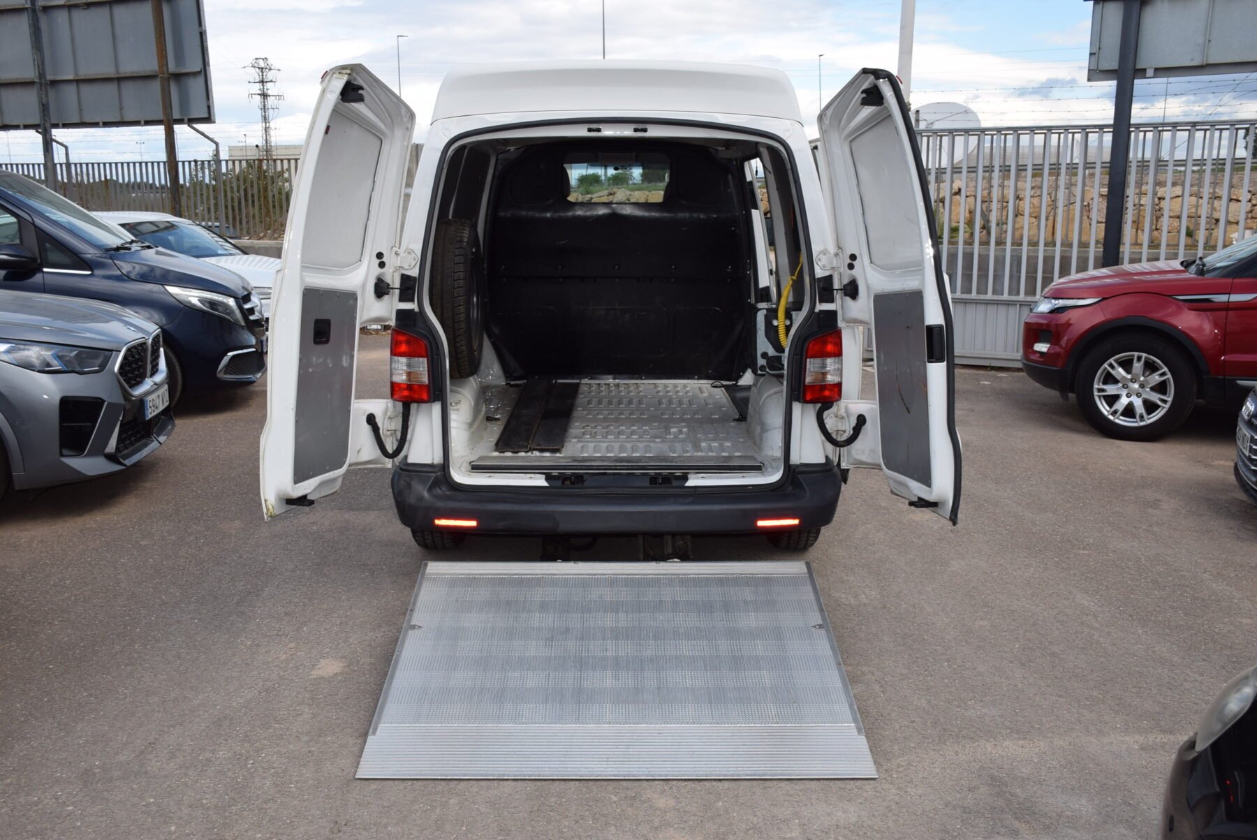 VOLKSWAGEN Transporter 2.0TDI Corto