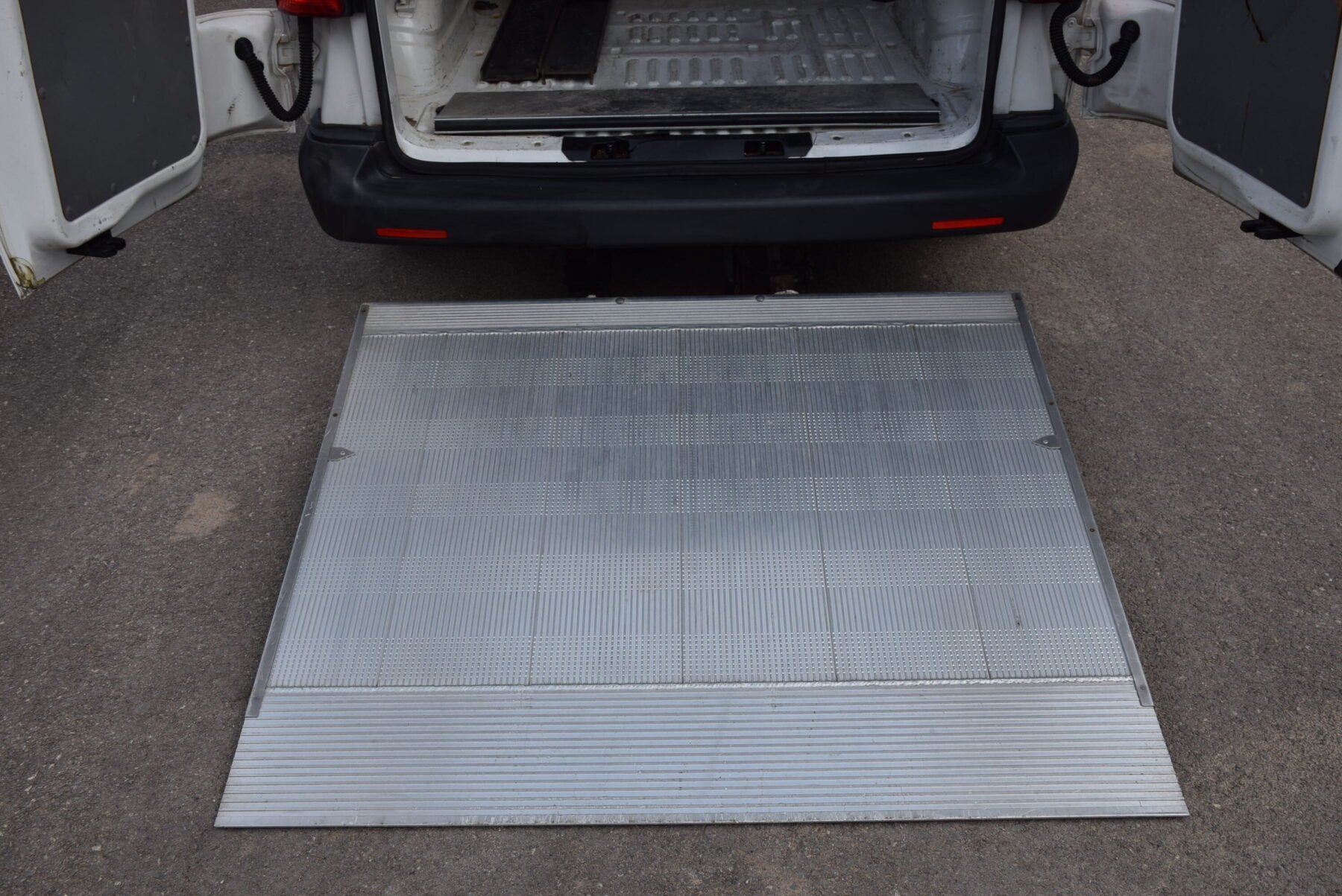 VOLKSWAGEN Transporter 2.0TDI Corto