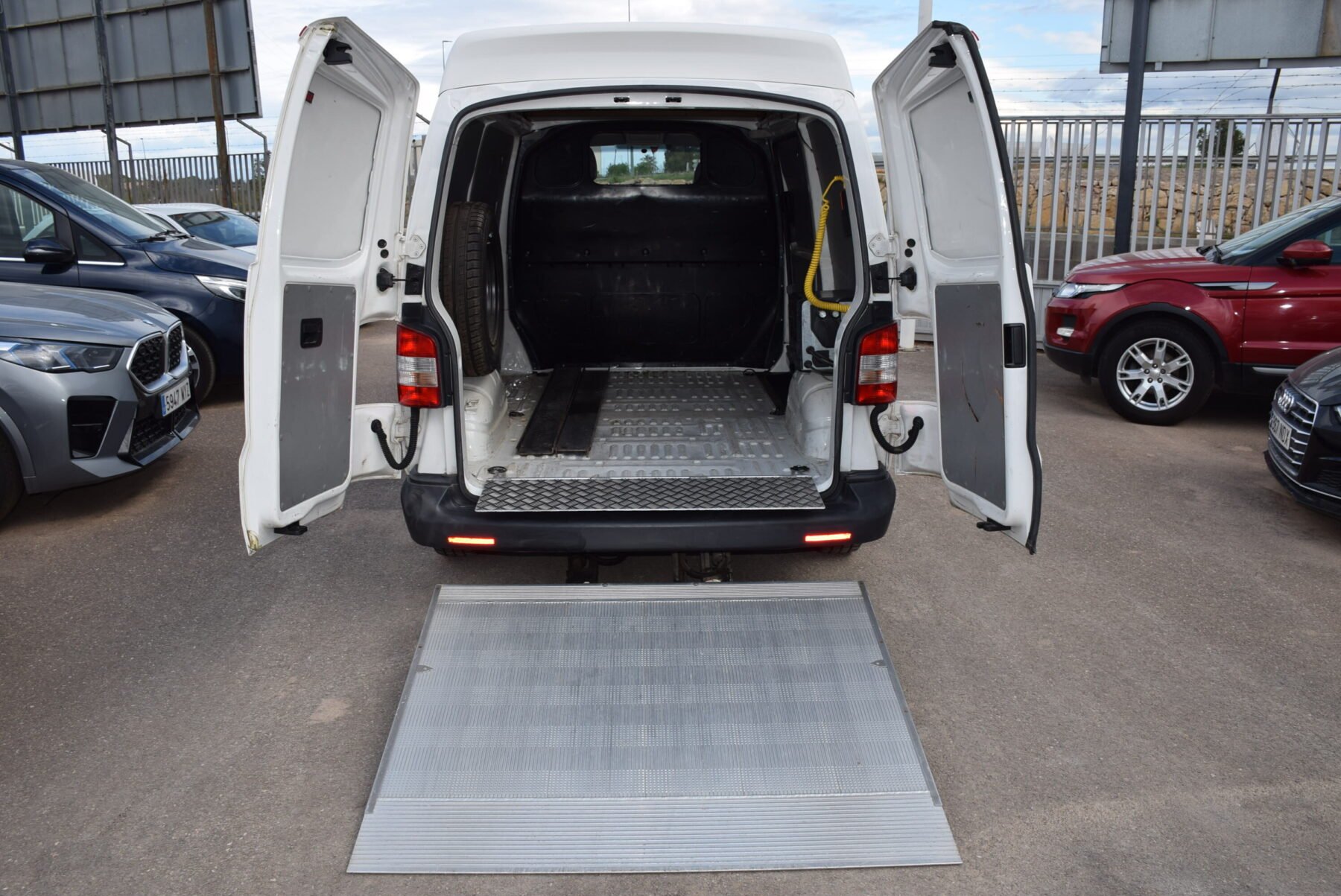 VOLKSWAGEN Transporter 2.0TDI Corto