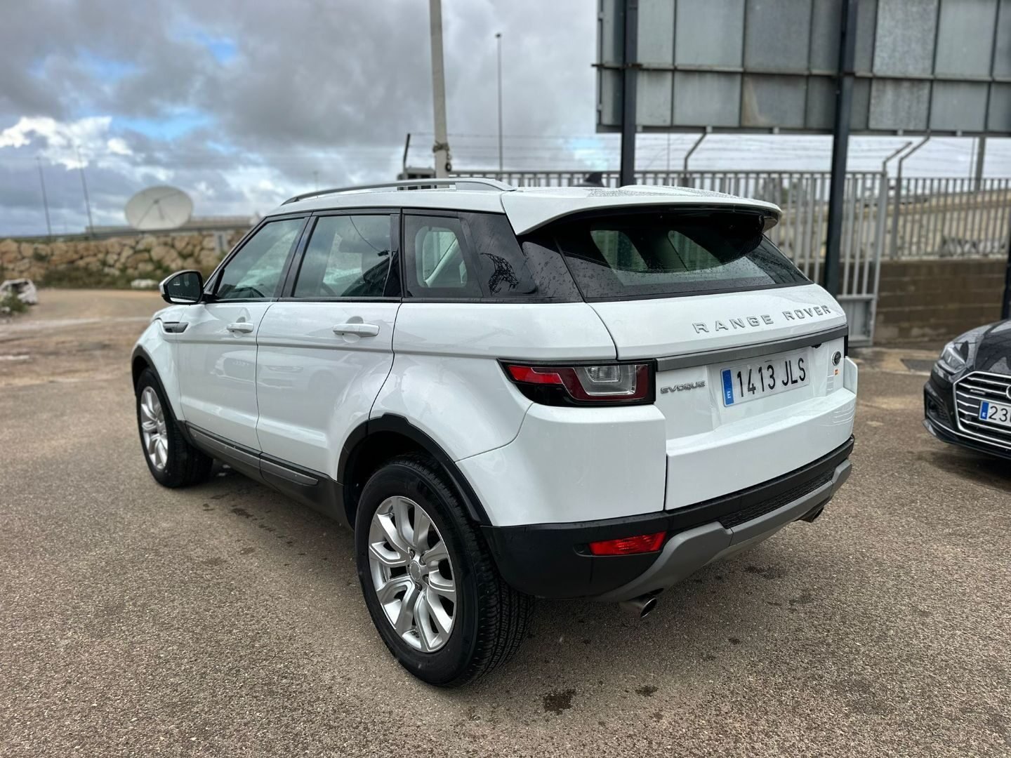 LAND-ROVER RANGE ROVER EVOQUE 2.0L TD4 4x4 SE 150