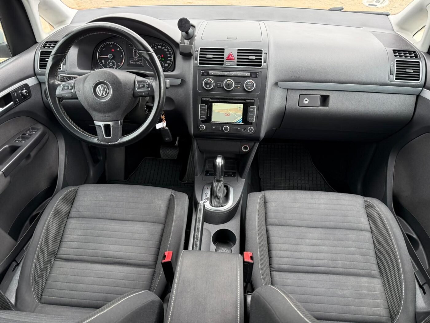 VOLKSWAGEN Touran 2.0TDI DSG