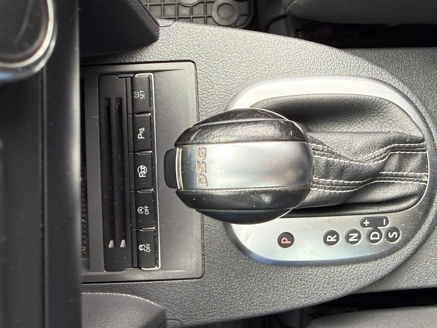 VOLKSWAGEN Touran 2.0TDI DSG