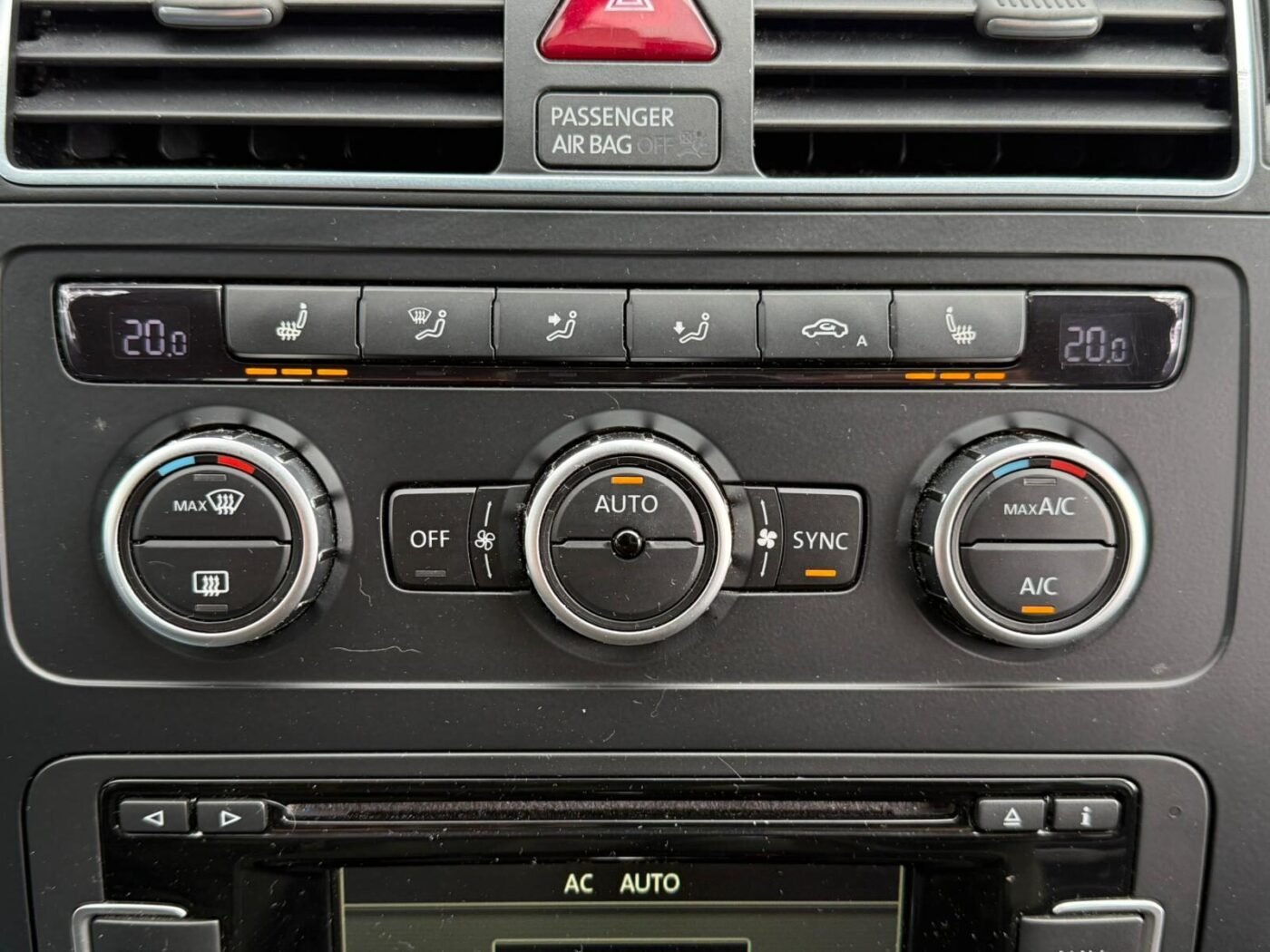 VOLKSWAGEN Touran 2.0TDI DSG