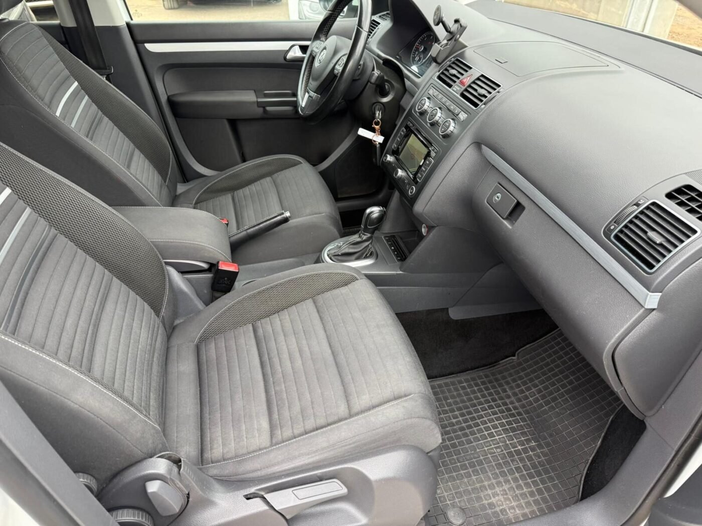 VOLKSWAGEN Touran 2.0TDI DSG