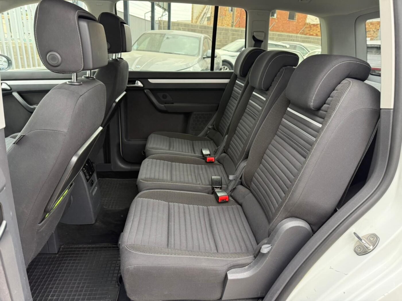 VOLKSWAGEN Touran 2.0TDI DSG