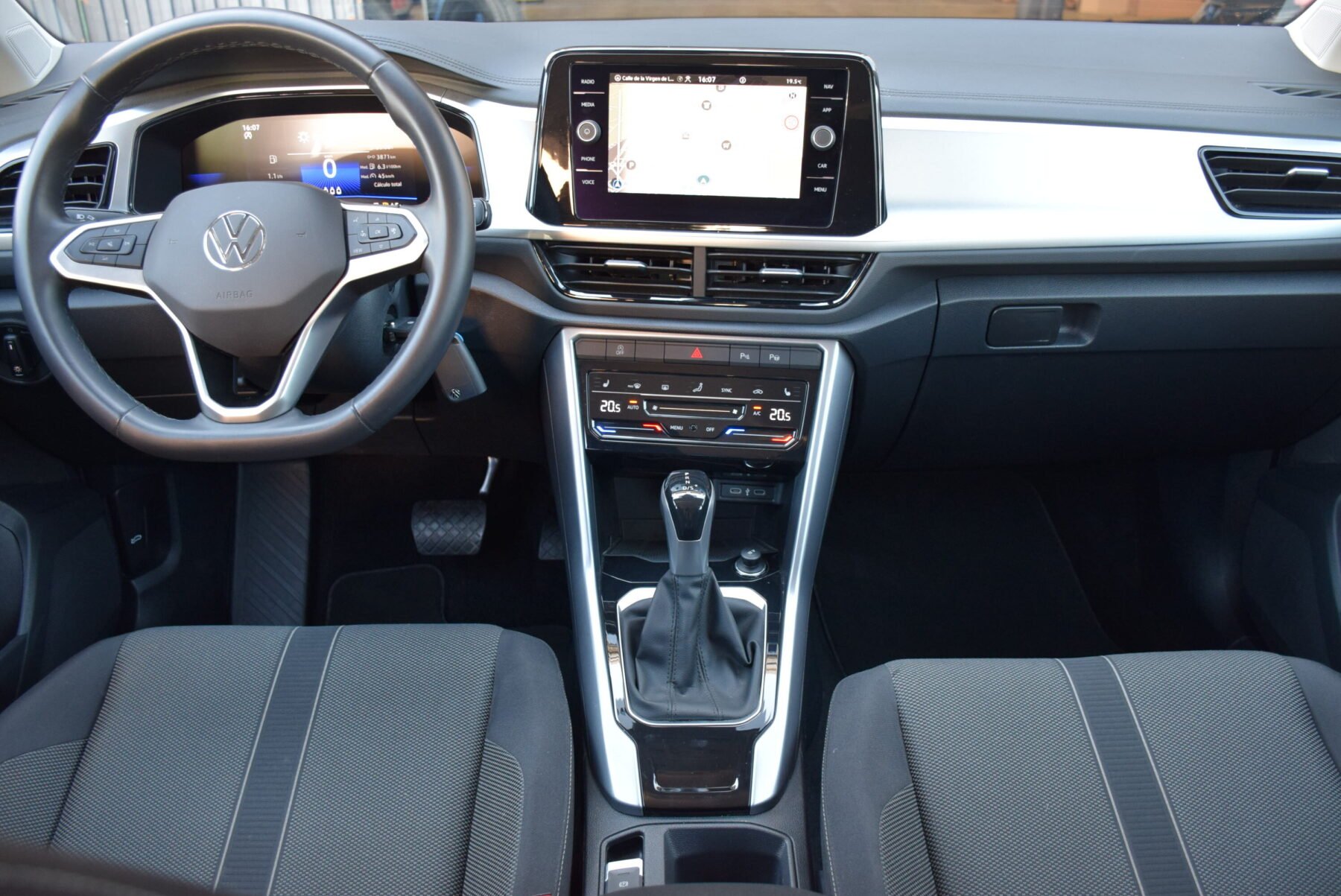 VOLKSWAGEN T-Roc 1.5TSI Life DSG