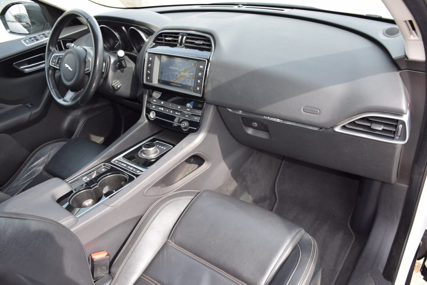 JAGUAR 2.0L AWD 180