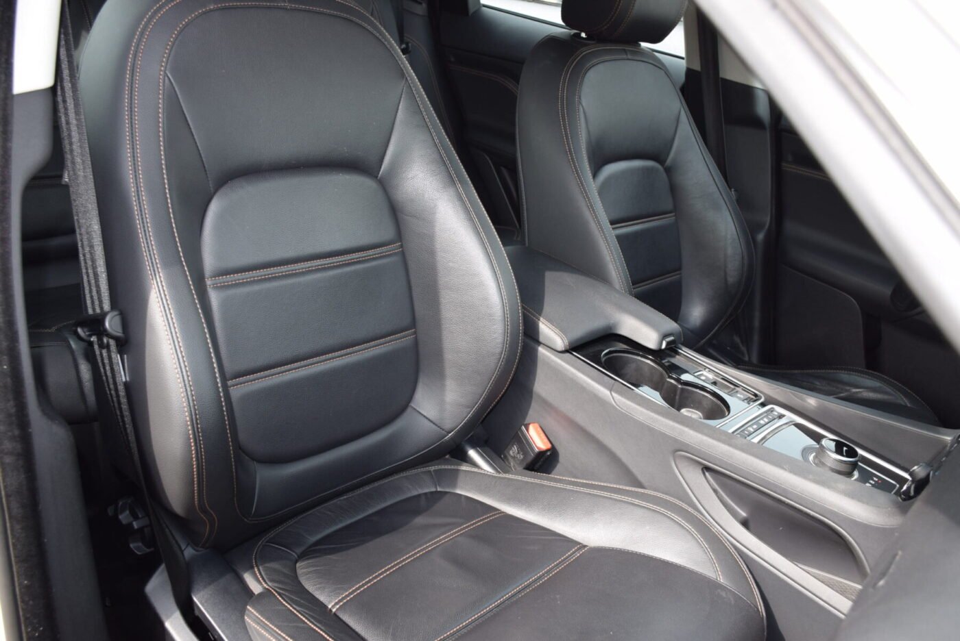JAGUAR 2.0L AWD 180
