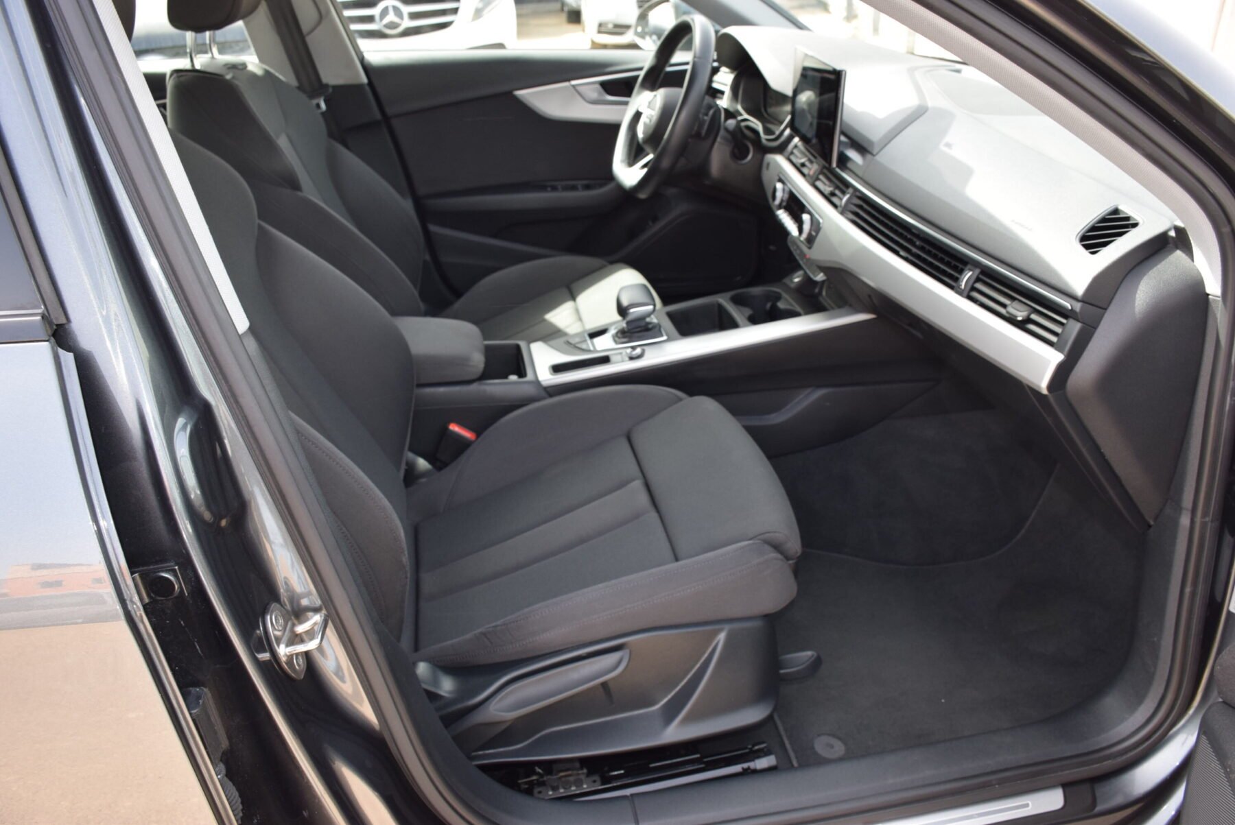 AUDI A4 30TDI Hybrid