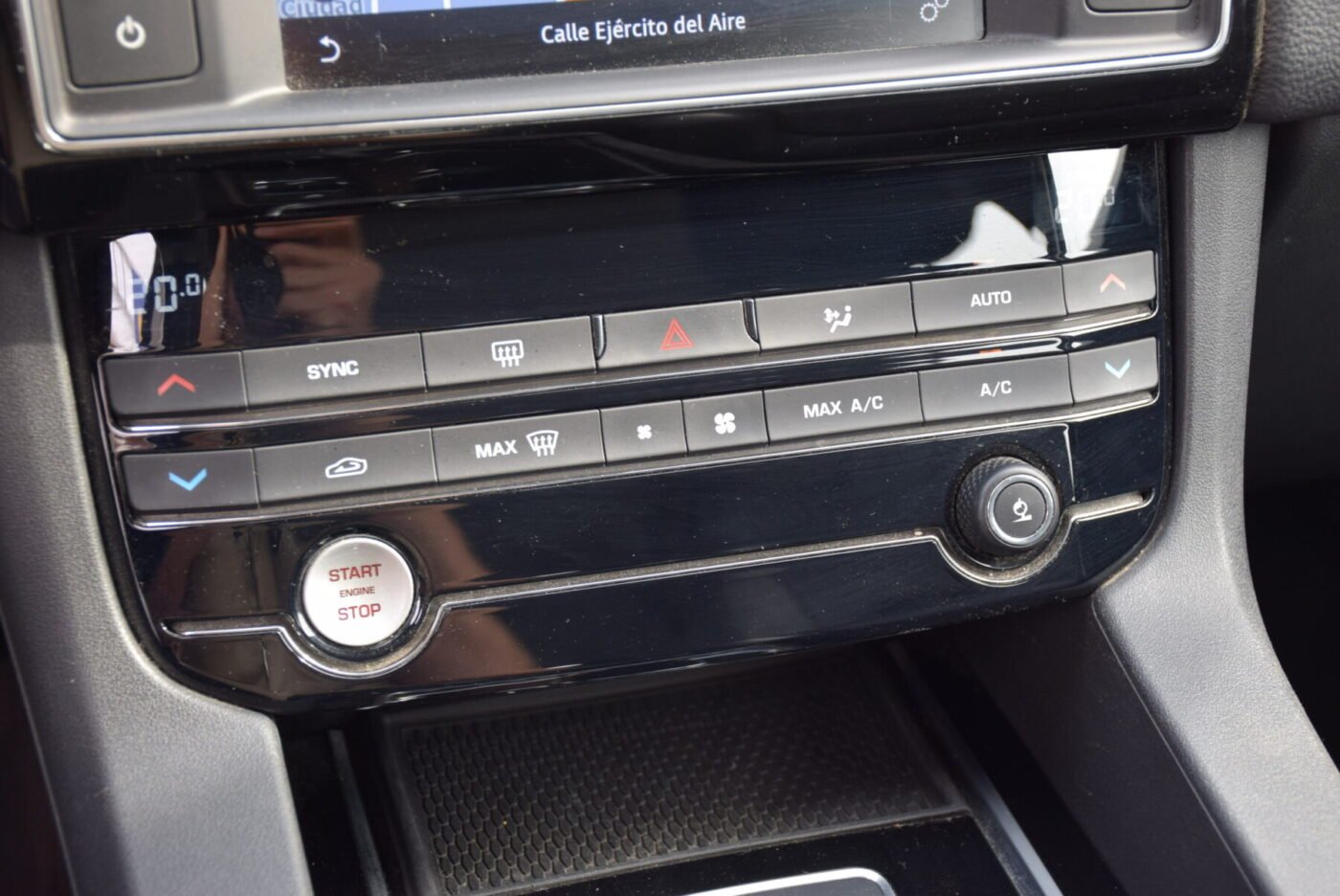 JAGUAR 2.0L AWD 180