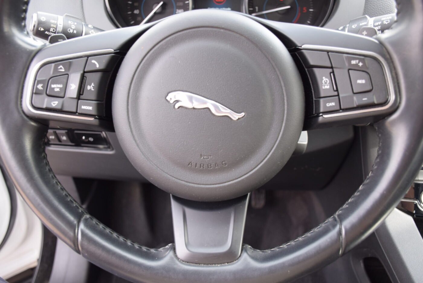 JAGUAR 2.0L AWD 180