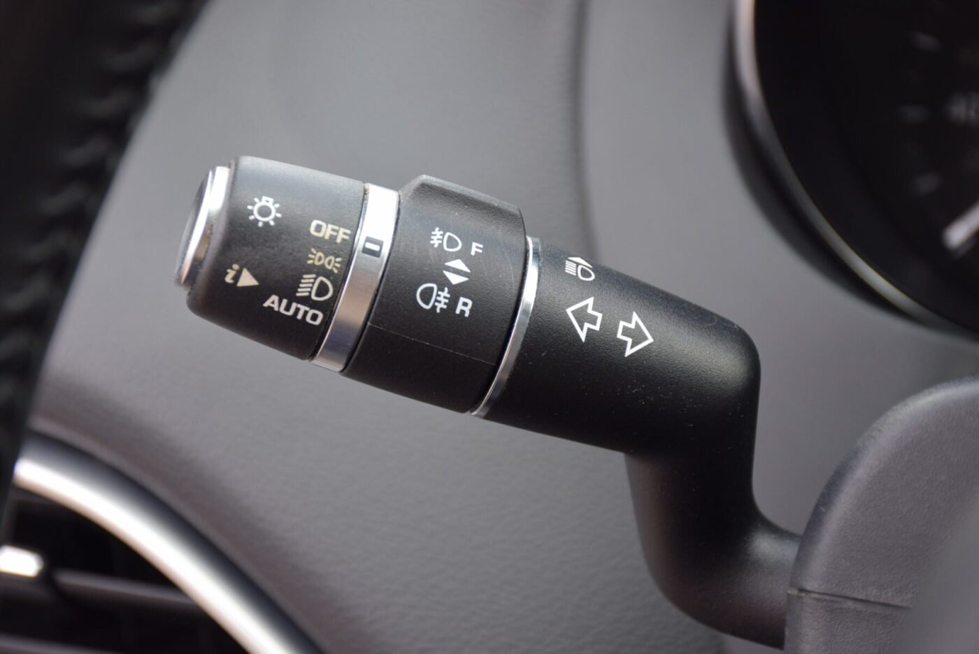 JAGUAR 2.0L AWD 180