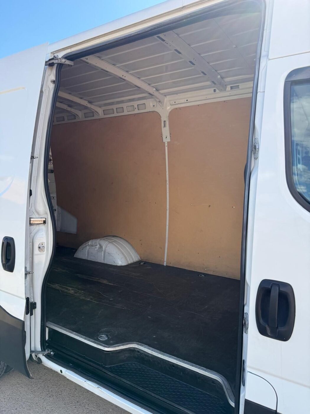 IVECO Daily 35C14 A8 LH2