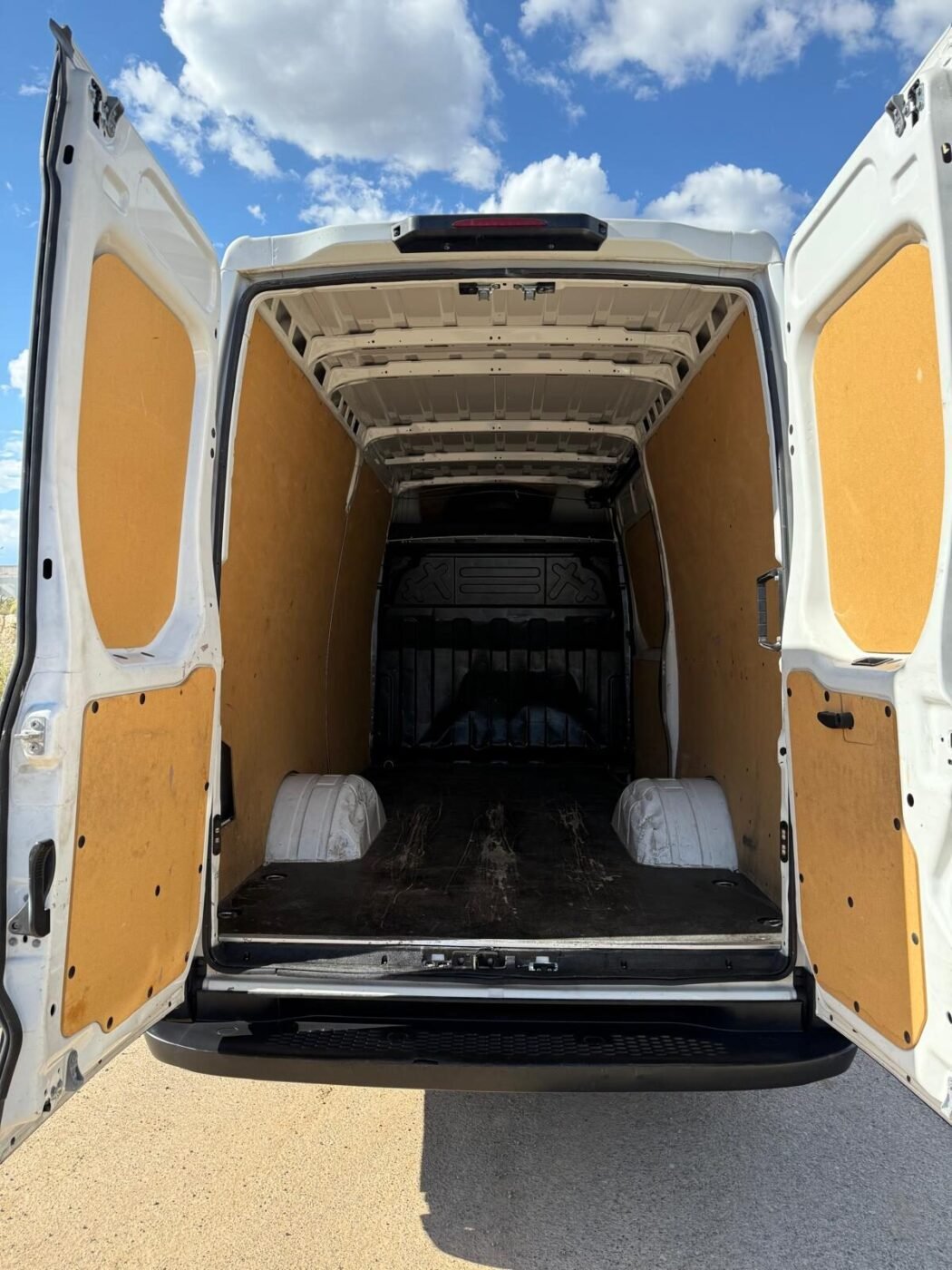 IVECO Daily 35C14 A8 LH2