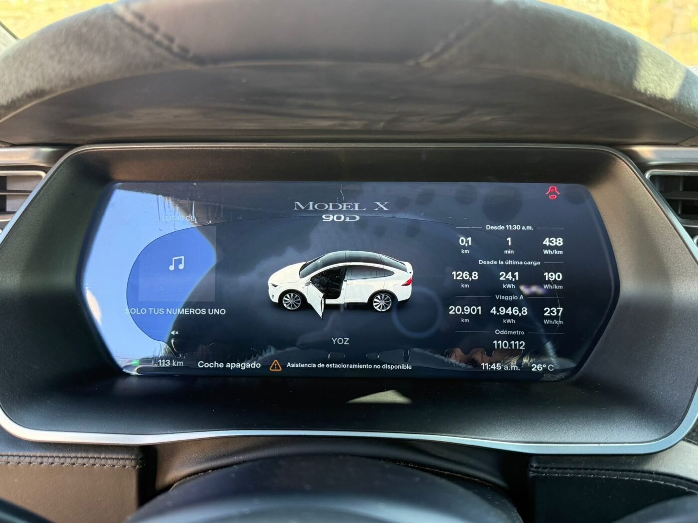 TESLA Model X S90D