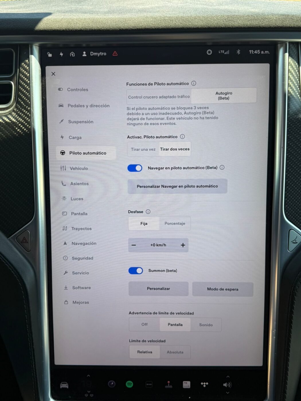 TESLA Model X S90D