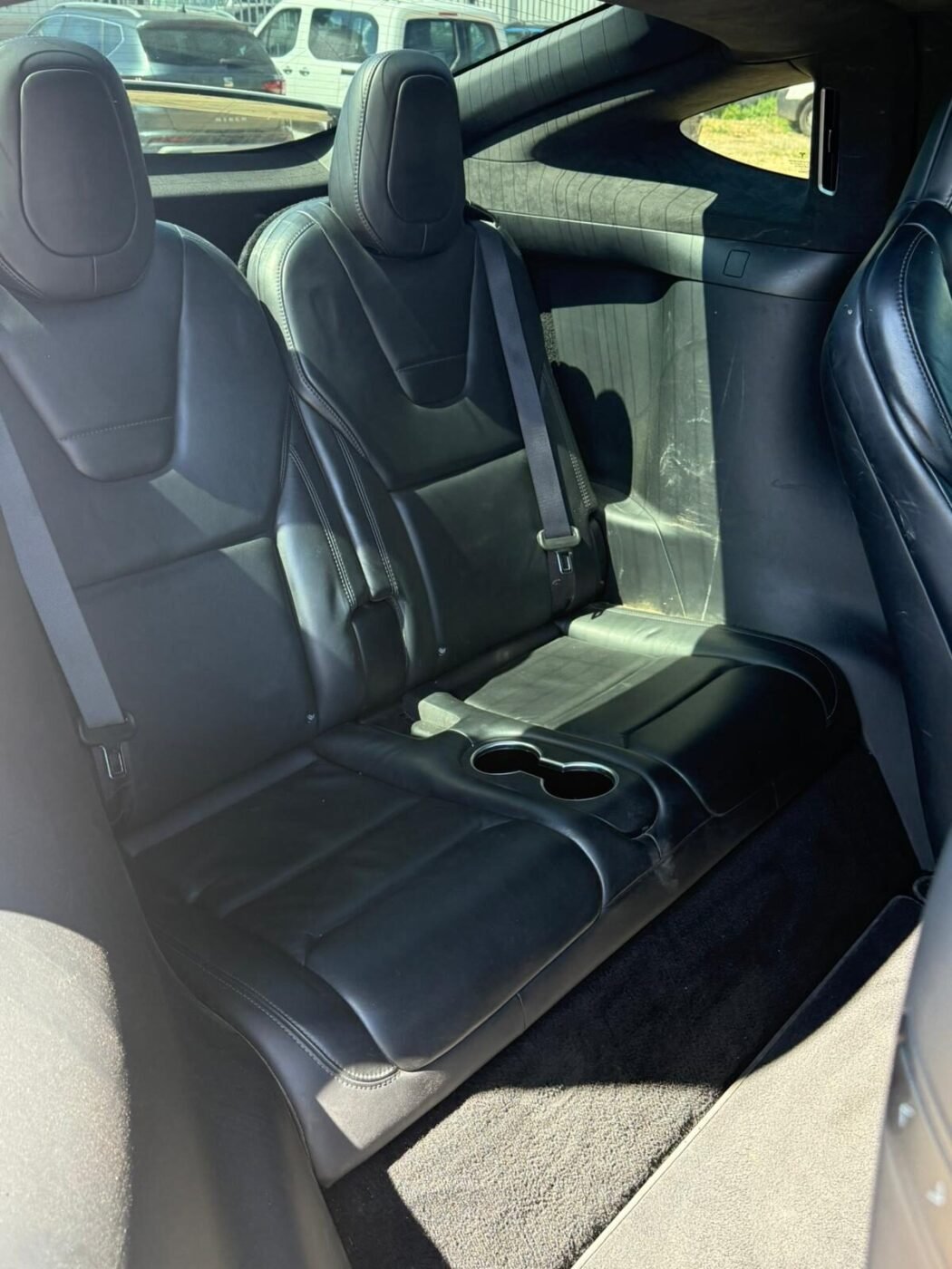 TESLA Model X S90D