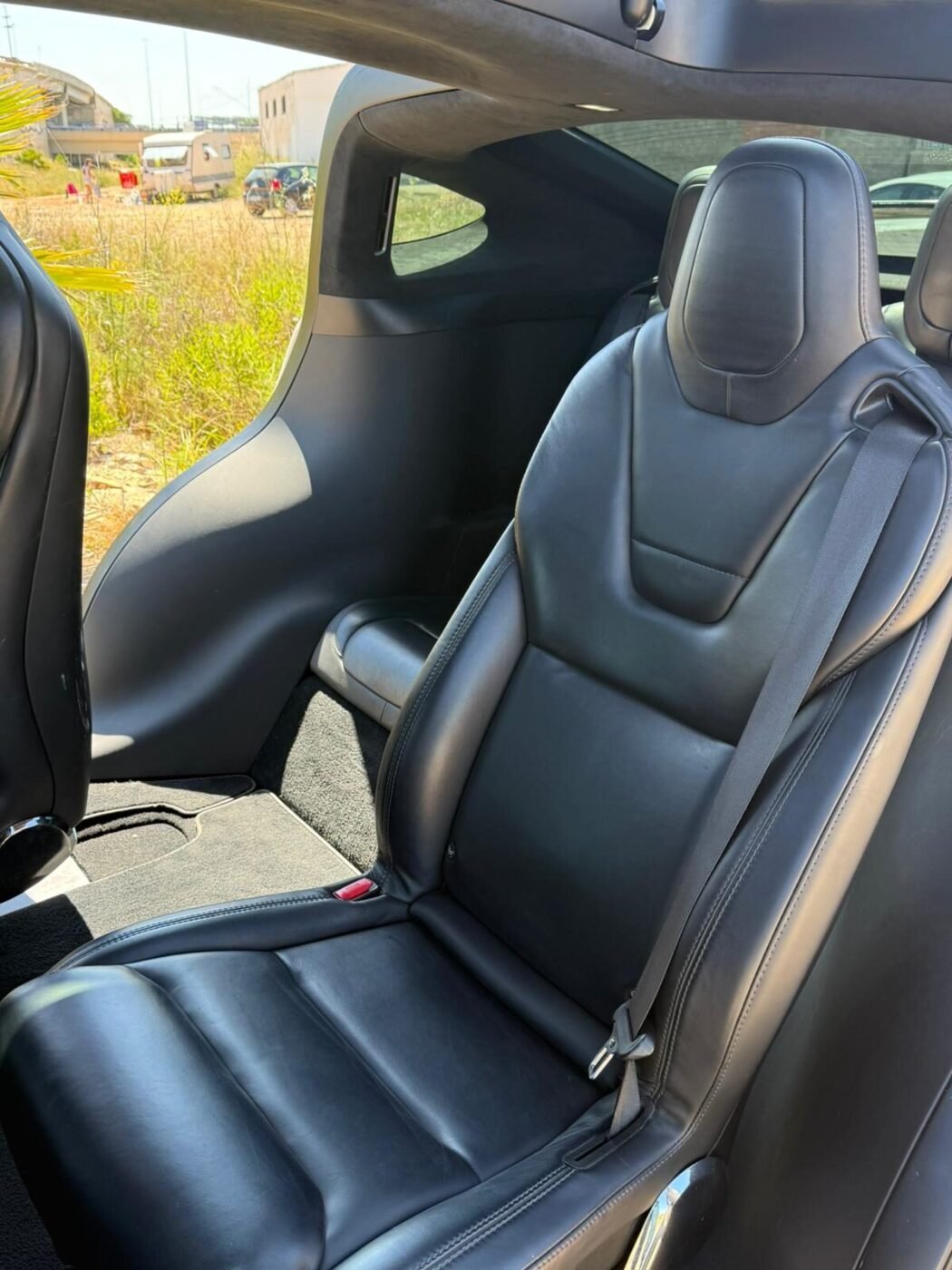 TESLA Model X S90D
