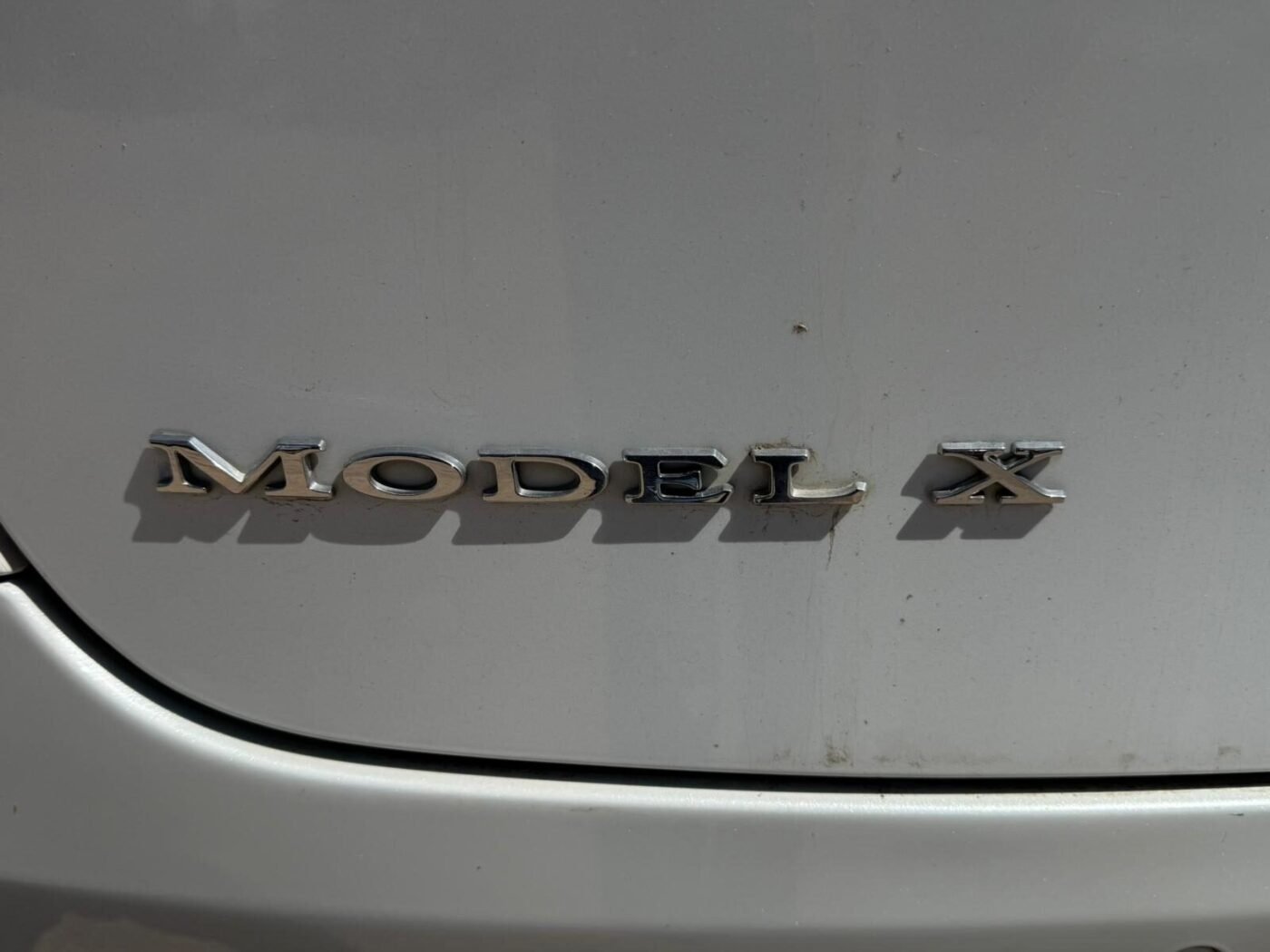 TESLA Model X S90D