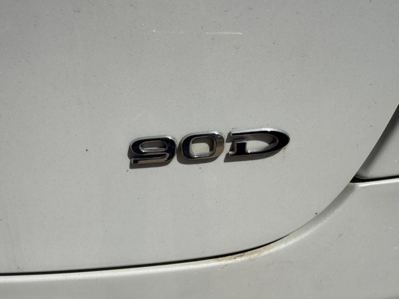 TESLA Model X S90D