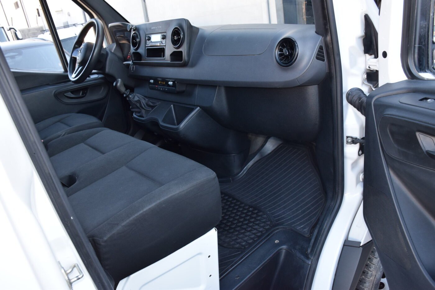 MERCEDES-BENZ Sprinter Furgon 211Cdi 