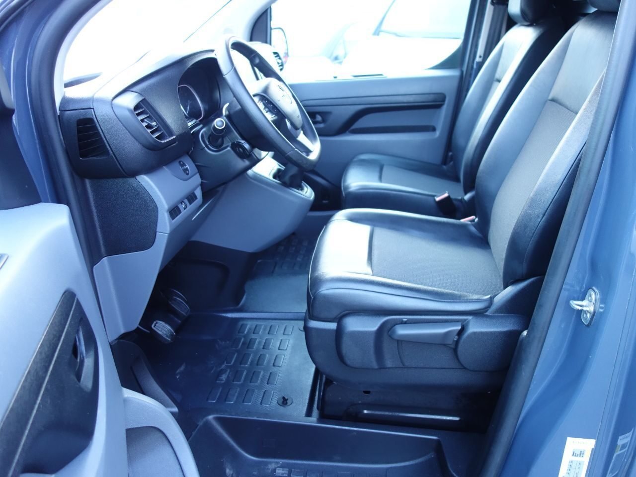 OPEL Vivaro Furgon L