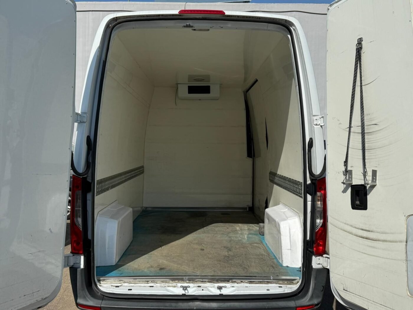 MERCEDES-BENZ Sprinter 311CDi Medio Techo Alto ISOTERMO