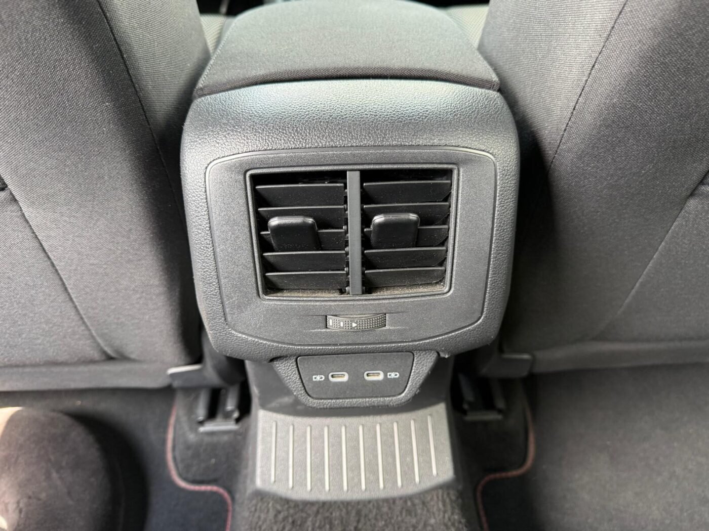 VOLKSWAGEN T-Roc 1.5TSI DSG