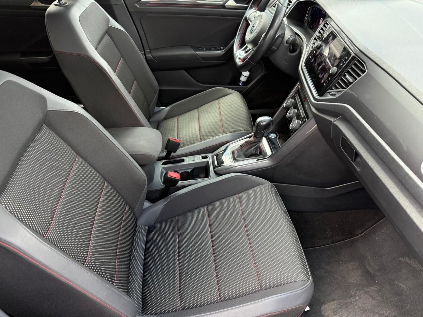 VOLKSWAGEN T-Roc 1.5TSI DSG
